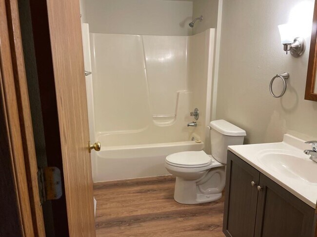 Photo - 700 Steven Ave