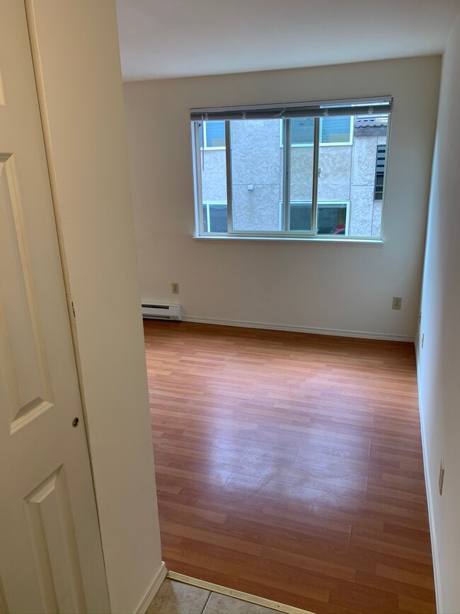 Photo - 4230 NE 8th Ave