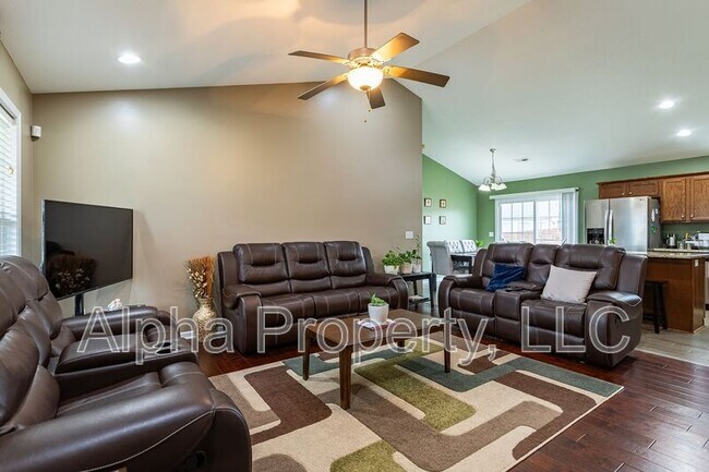 Photo - 105 Herndon Ct