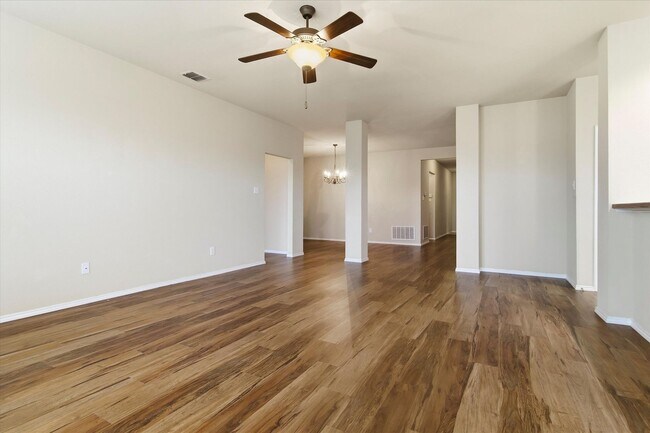 Photo - Great House in Quiet Neighborhood