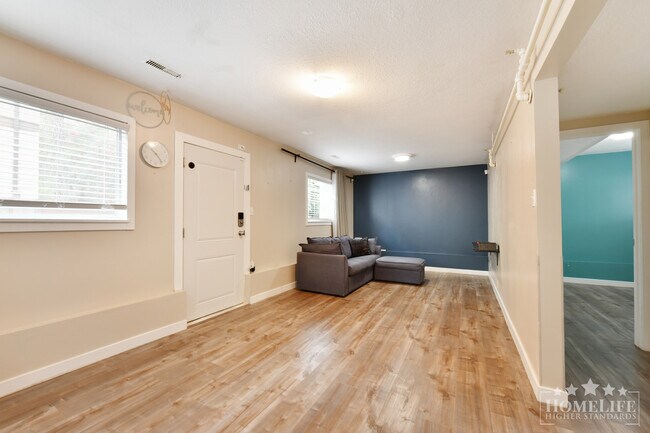 Ground-Level Unit for Rent in Langley — Utilities Included