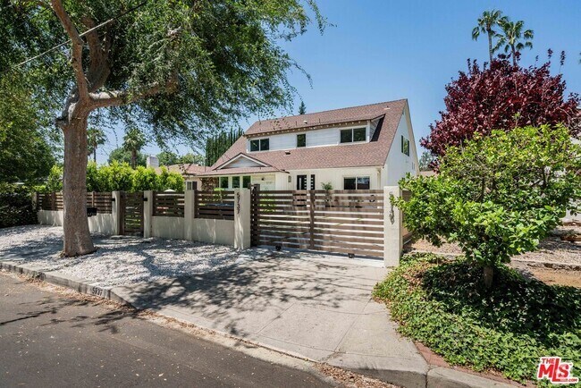 Building Photo - 5737 Allott Ave Rental