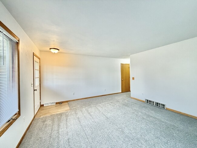 Photo - 1124-1126 Brown Dr