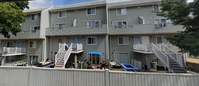 Photo - 146 North Beacon St Apartments Unit B1