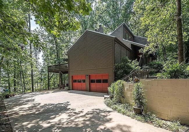 Photo - 495 Snapfinger Dr Unit Basement Studio