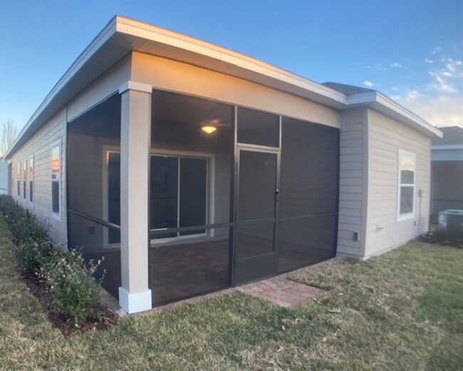 Photo - Stylish & Low-Maintenance Living in Oakleaf Community