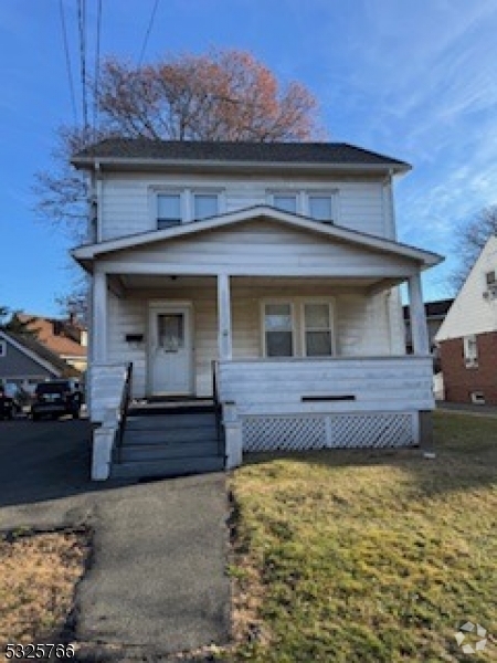 Building Photo - 18 Strickland Ave Rental