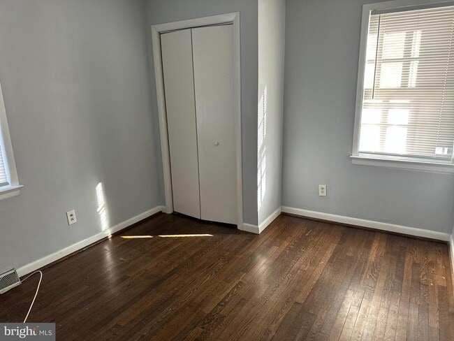 Photo - 303 3rd Ave SE