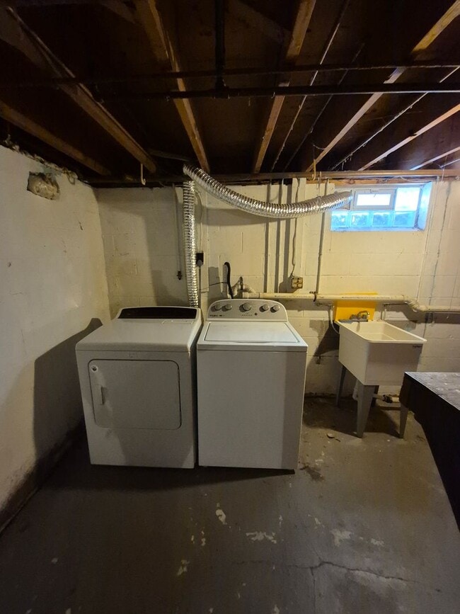 Photo - 226 E Chestnut St Unit 226 E Chestnut St Back Apt