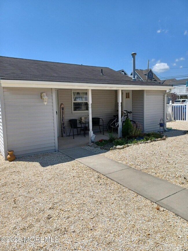 Building Photo - 223 4th Ave Rental
