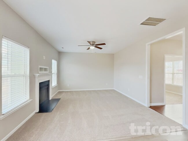 Photo - 978 Lakemont Dr