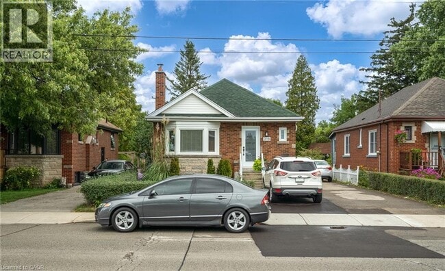 Photo - 213 Inverness Ave E