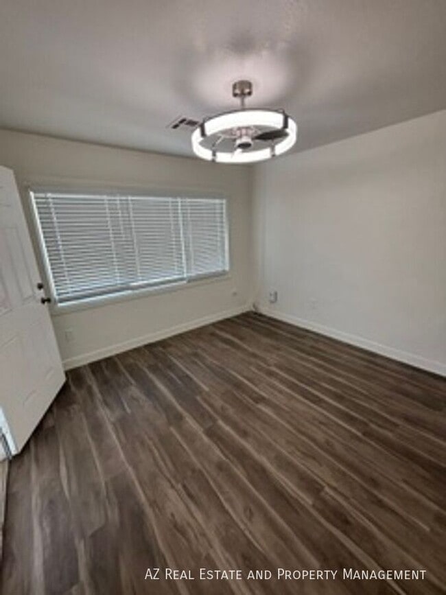 Photo - 502 E Cody Dr