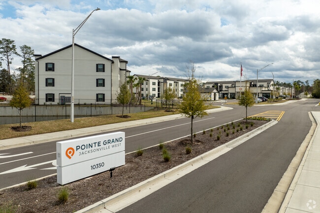 Entrada principal - Pointe Grand Jacksonville West