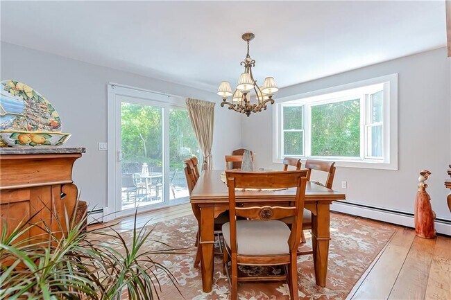 35 Fales Rd