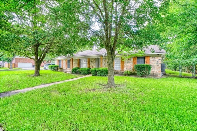 Photo - 5911 Dawnridge Dr