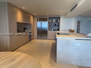 6767 Collins Ave Unit 2206