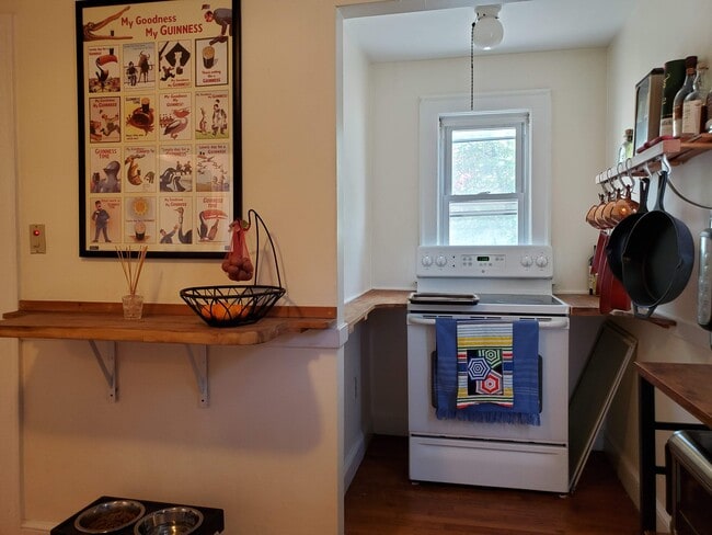 Photo - 33 Flett Rd Unit 1