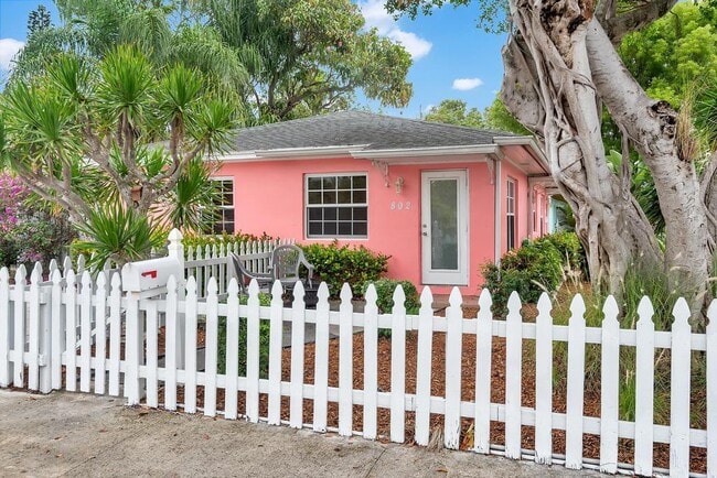 Building Photo - 802 N J St