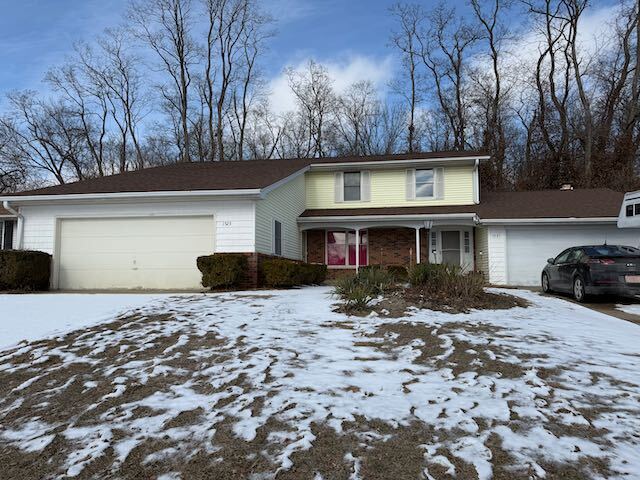 Building Photo - Large Duplex in North Peoria