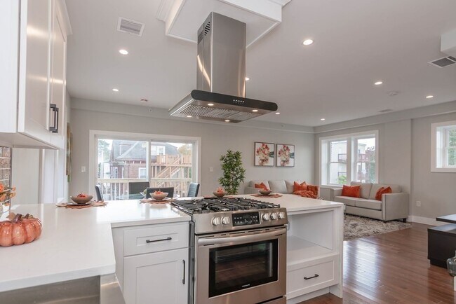 Photo - 71 Savin St Unit 2