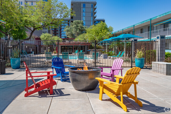 Building Photo - University Pointe Apartments