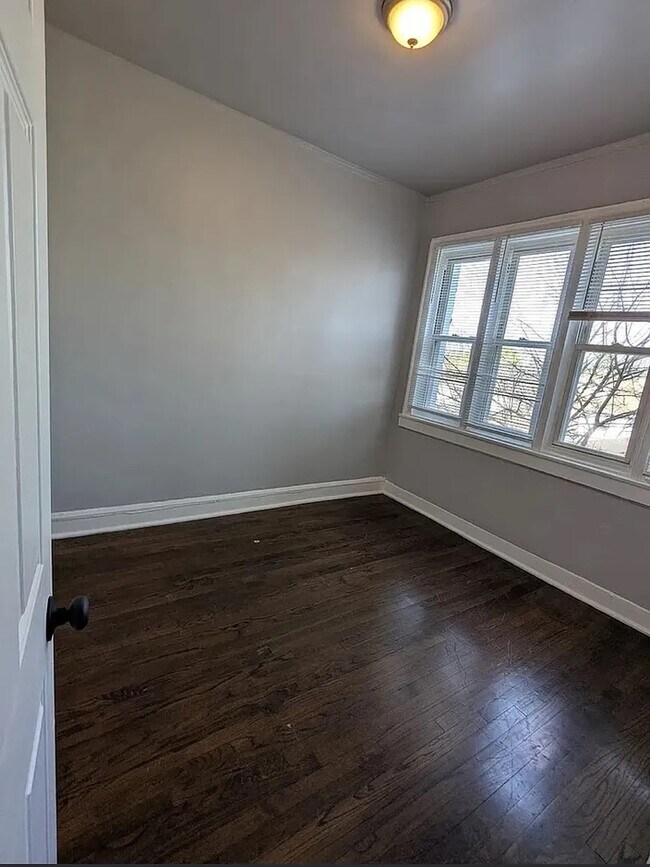 Photo - 7545 S May St Unidad 3