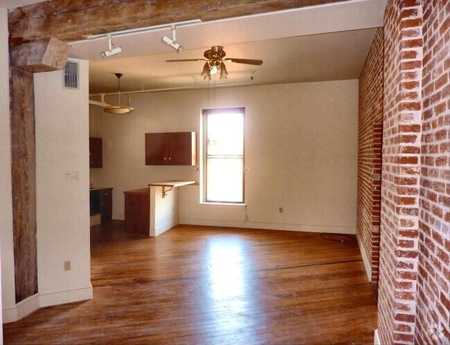 Building Photo - North Shippen Place, Charming One Bedroom Unit NSP 321 Rental