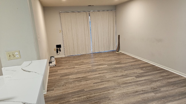 Photo - 8501 Barrington Ct Unidad B