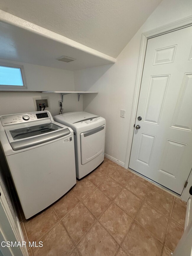 Photo - 2479 Rikkard Dr