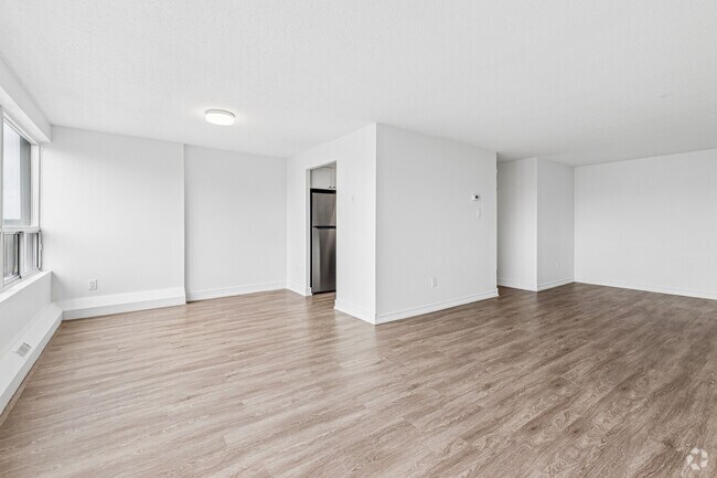 2 chambres, 1 salle de bain et demie - 104 m² - Salon - 560 PROUDFOOT LANE
