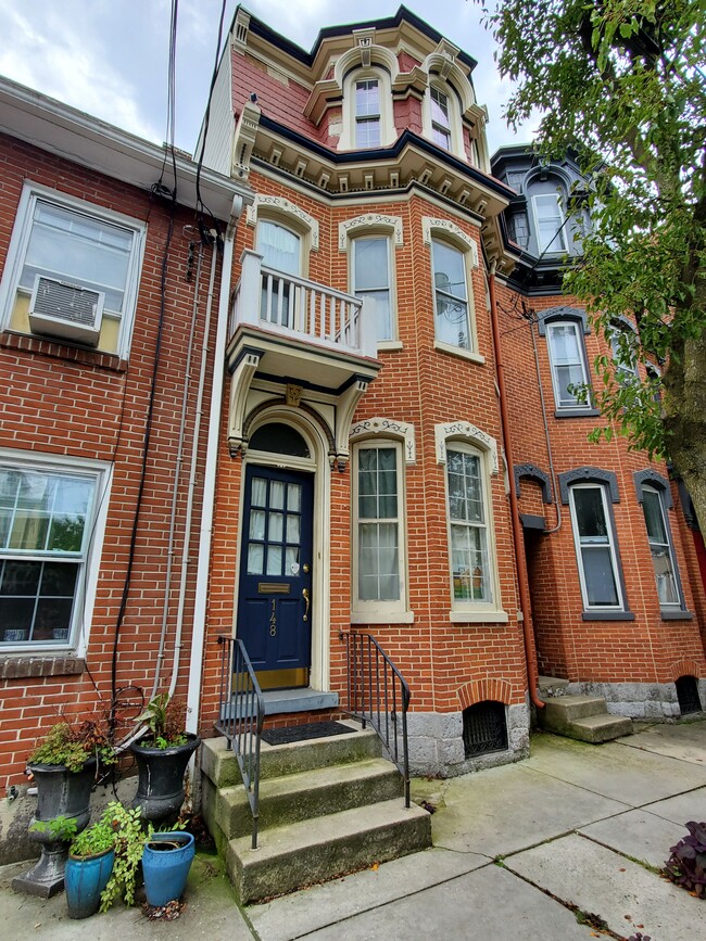 Photo - 148 W Pomfret St Townhome