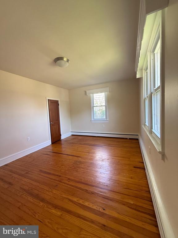 Photo - 272 Elm Ave