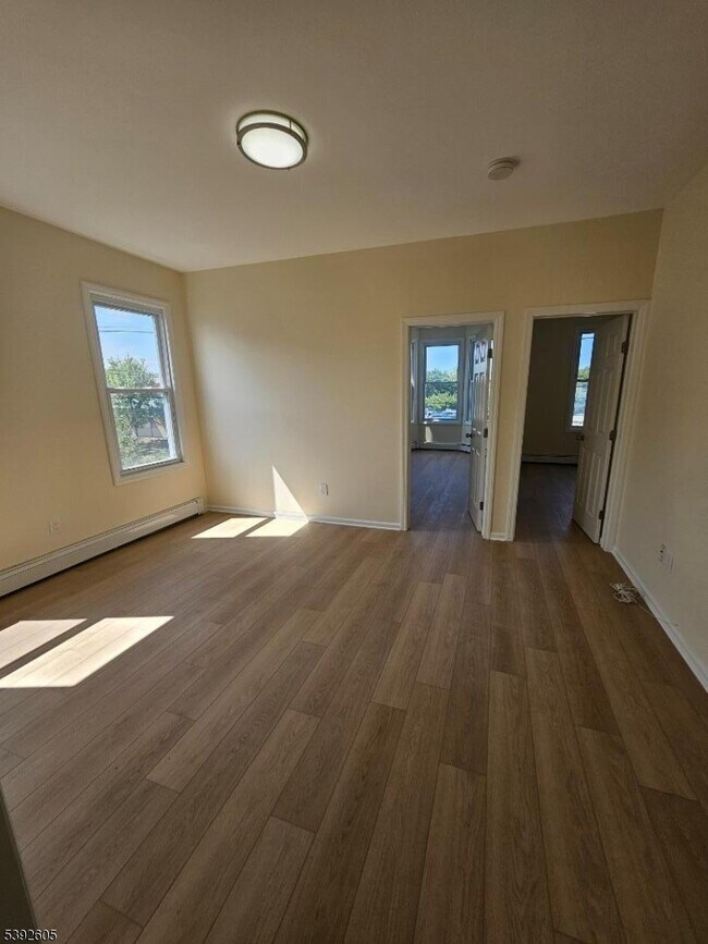 Photo - 372 Bergen St