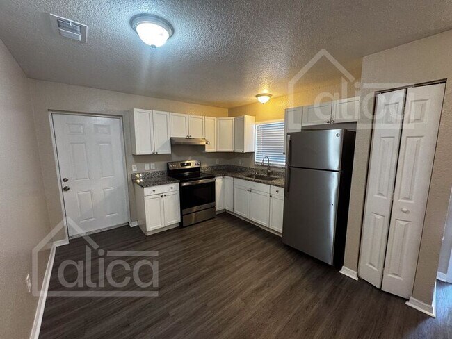 Photo - 1317 14th St S
