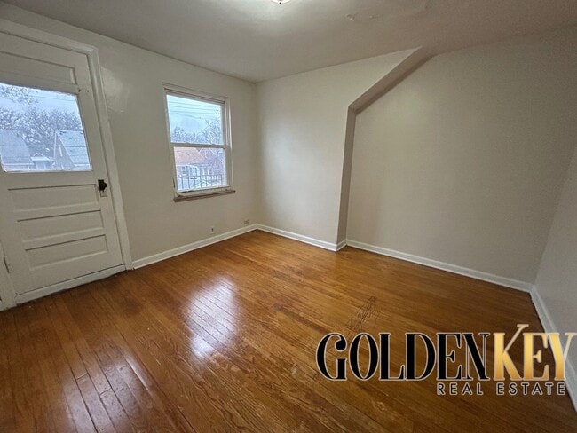 Building Photo - 18461 Washburn St Unit 18461 Washburn Upper