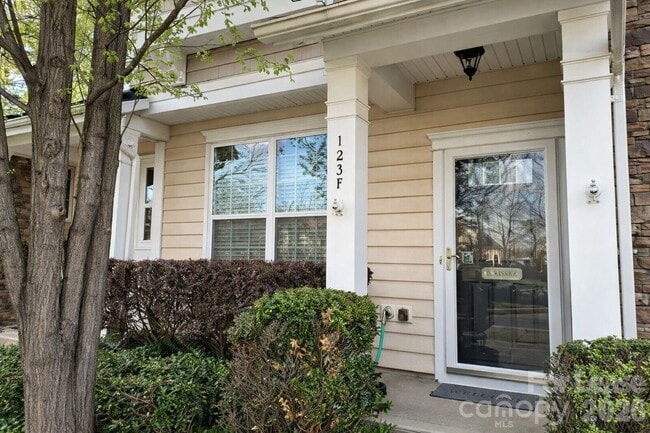 Photo - 123 Leyton Loop