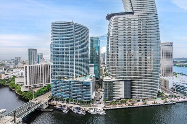 Photo - 475 Brickell Ave Unidad 2908 Rental