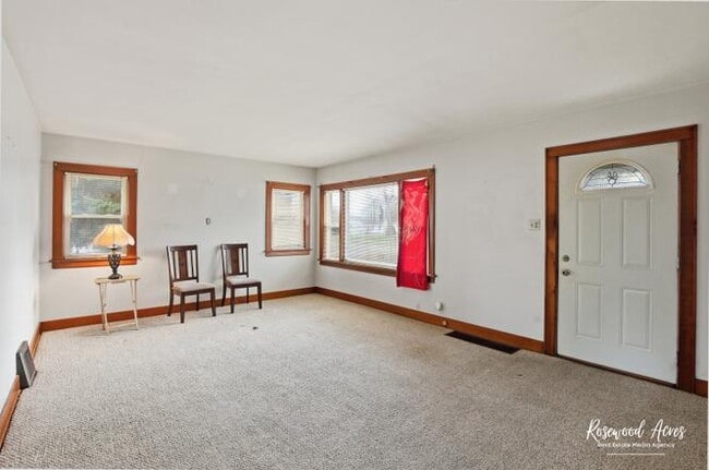 Photo - 905 N Everett St