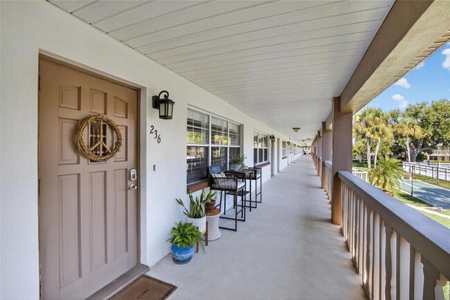 Building Photo - 650 Pinellas Point Dr S Unit 236