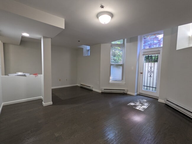 Building Photo - 19 Queensberry St Rental