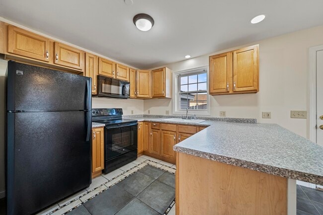 Building Photo - 8 Highland Ave Rental