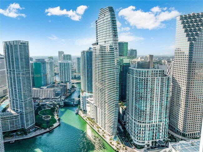 Photo - 300 Biscayne Boulevard Way