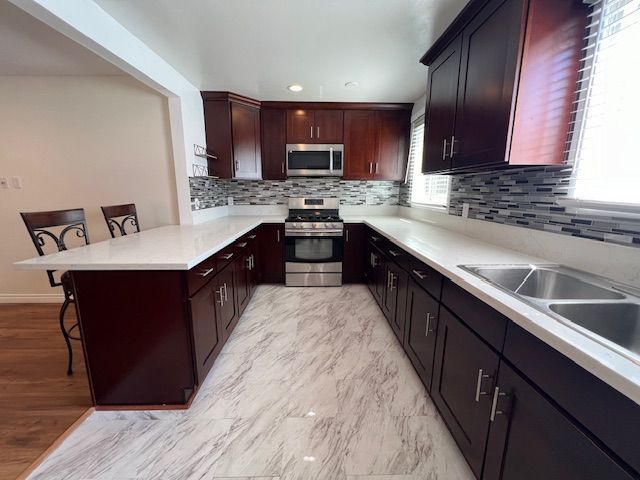 Building Photo - 9711 Hayvenhurst Ave Rental