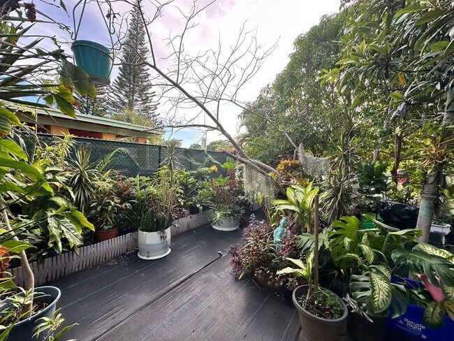 Photo - 104 NE 16th Ave