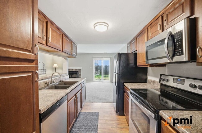 Building Photo - 2 PRIMARY BEDROOMS, LIVING ROOM AND DINING, PETS ALLOWED