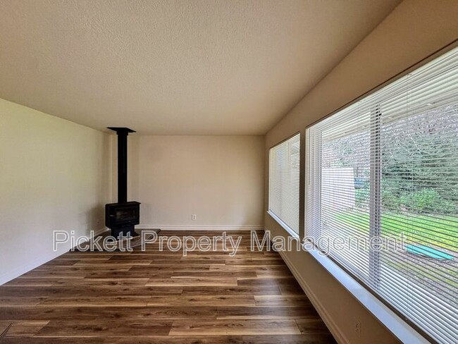 Photo - 4402 Big Beef Crossing NW