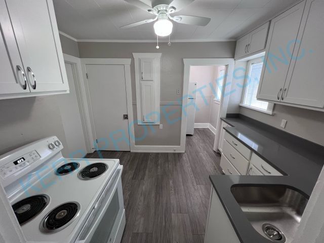 Charming 2-Bed Home in Portland's Heart with Cozy 768 Sq Ft Layout!
