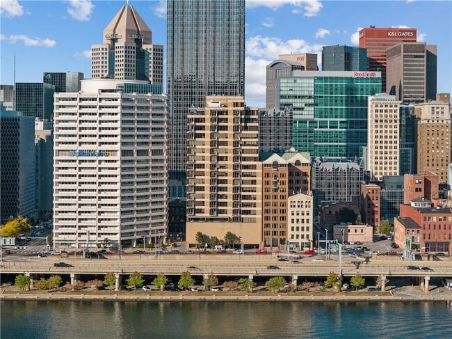 Building Photo - 151 Fort Pitt Blvd Unit 1601 Rental