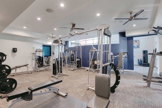 Building Photo - 3660 Richmond Ave. Unit 335